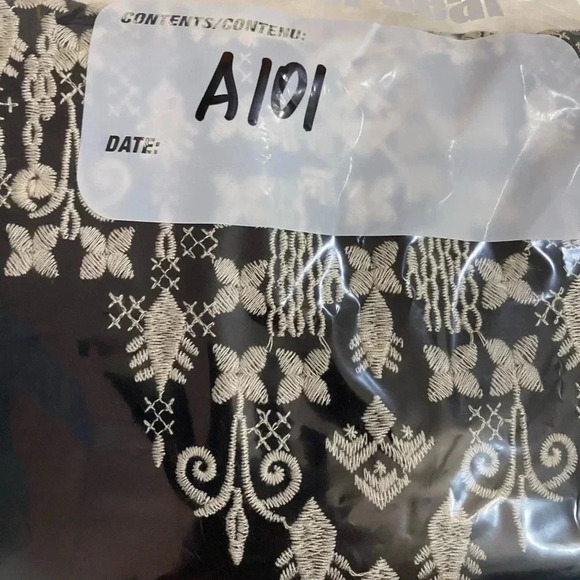 Chelsea and Theodore women black embroidered 3/4 bell sleeves whimsigoth blouse - Picture 13 of 13